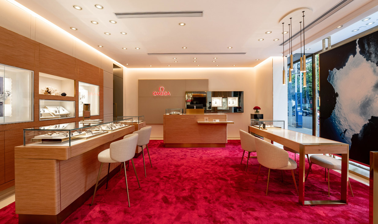 英纳格指针手表调整时间时节约电么